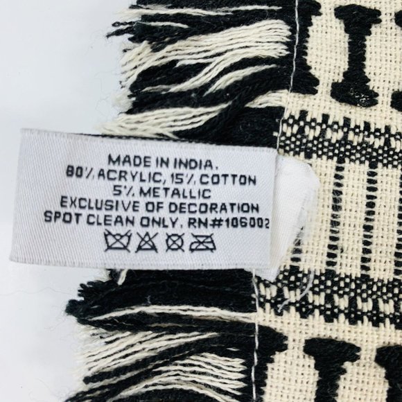 Boho Chic Set Of 4 Nicole Miller Rectangle Placemats Aztec Pattern Fringe Black - Picture 4 of 11